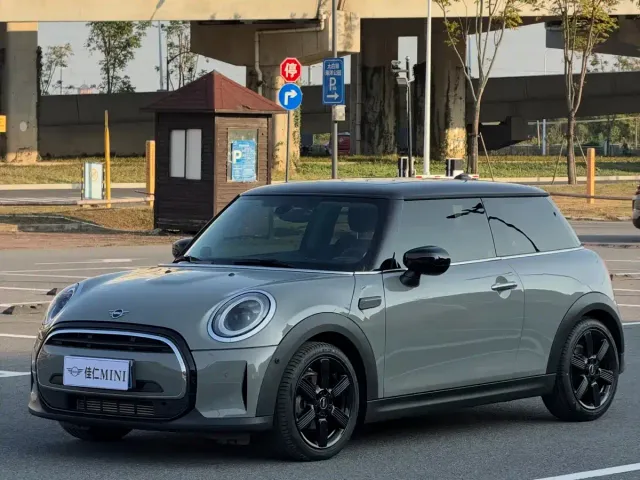 Фотография автомобиля — MINI Hatch