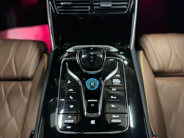 BYD Tang — Фото автомобиля 13