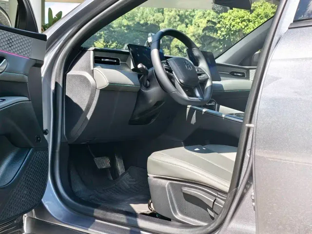 BYD Qin PLUS — Фото автомобиля 13
