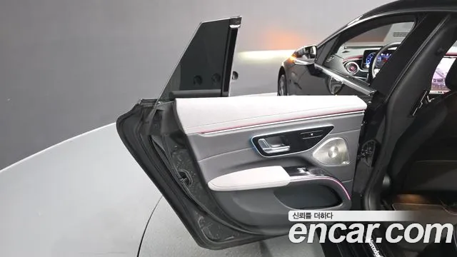 Mercedes-Benz EQS — Фото автомобиля 24