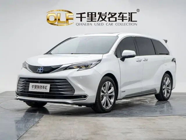 Фотография автомобиля — Toyota Sienna