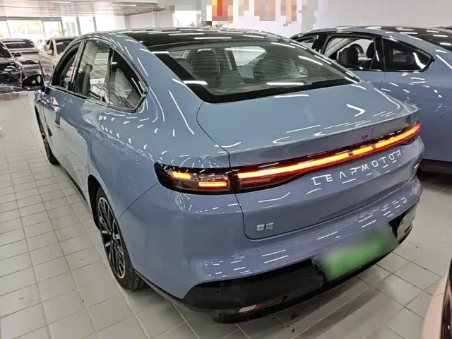 Leapmotor B01 — Фото автомобиля 4