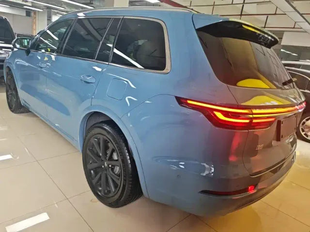 Li Auto ONE — Фото автомобиля 4
