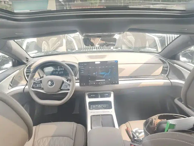 BYD Han — Фото автомобиля 9