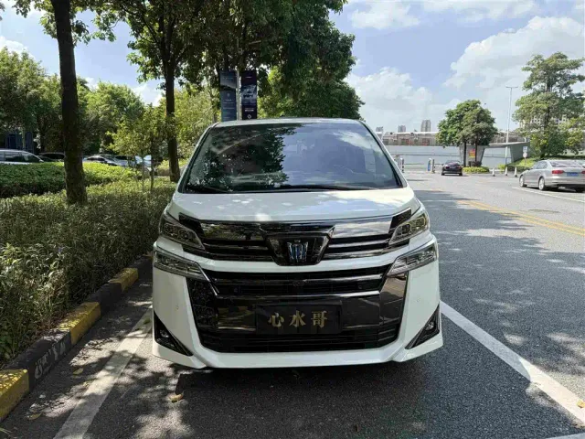 Toyota Vellfire — Фото автомобиля 2