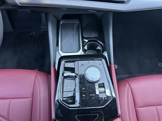 BMW i5 — Фото автомобиля 8