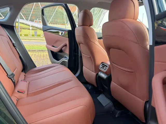 Geely Emgrand — Фото автомобиля 20