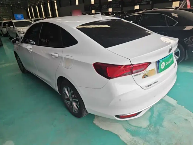 Buick Verano — Фото автомобиля 4