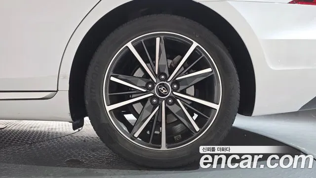 Hyundai Grandeur Новый Grandeur IG — Фото автомобиля 16