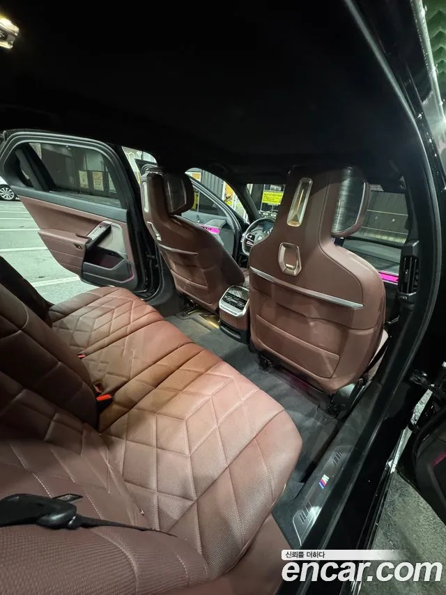 BMW 7 Series G70 — Фото автомобиля 15