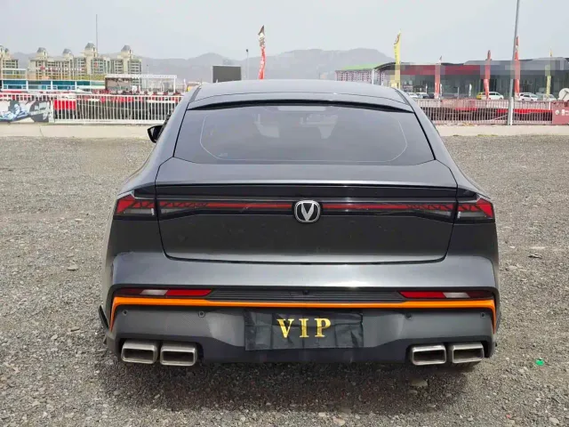 Changan Changan UNI-V 2024 1.5T Deluxe Sport — Фото автомобиля 11