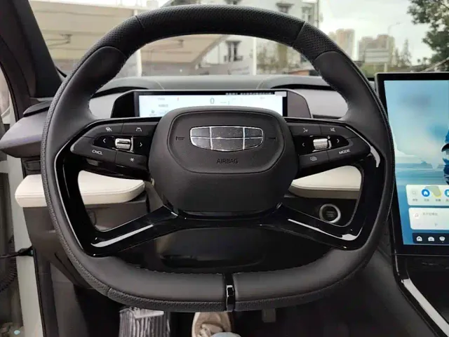 Geely Boyue — Фото автомобиля 10