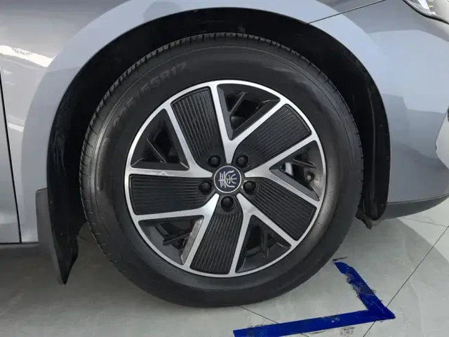 BYD Qin L — Фото автомобиля 6