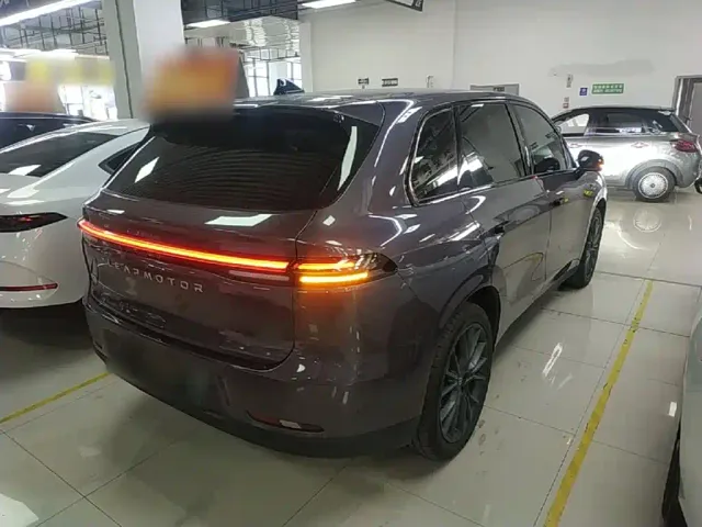 Leapmotor C10 — Фото автомобиля 6
