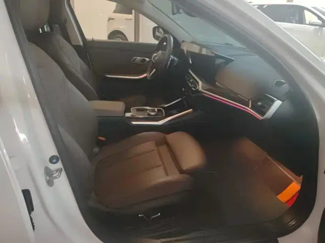 BMW 3 Series — Фото автомобиля 8