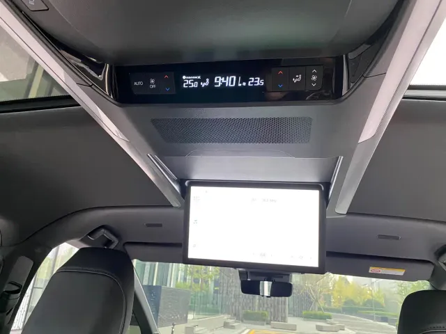 Toyota Vellfire — Фото автомобиля 21