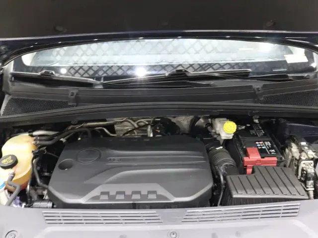 Roewe iMAX8 — Фото автомобиля 28