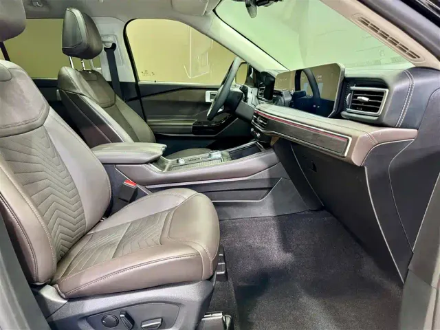 Ford Explorer — Фото автомобиля 17