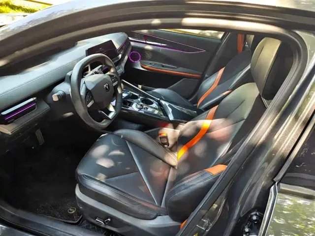 Changan Changan UNI-V 2022 1.5T Sport Edition — Фото автомобиля 4
