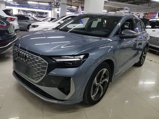 Фотография автомобиля — Audi Q4 e-tron