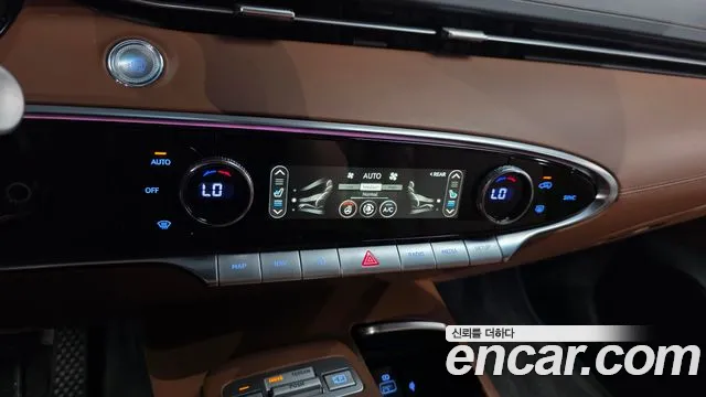 Genesis GV70 2.5T Бензин AWD — Фото автомобиля 17