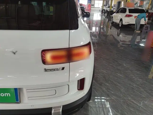 Geely ICON — Фото автомобиля 7