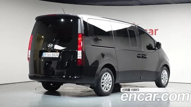 Hyundai Staria Staria — Фото автомобиля 2