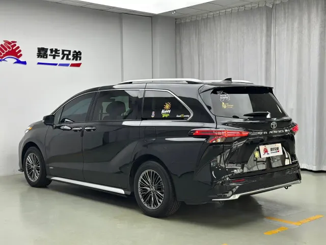 Toyota Granvia — Фото автомобиля 11