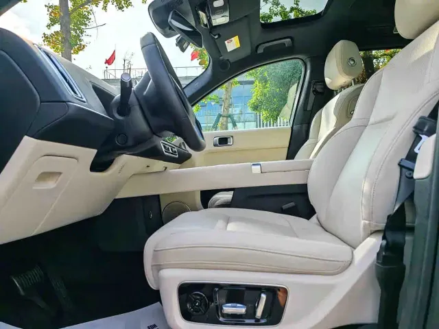 Li Auto L8 — Фото автомобиля 3