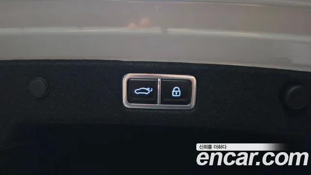 Hyundai Grandeur Grandeur (GN7) 2.5 Бензин 2WD — Фото автомобиля 30