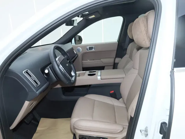 Li Auto L7 — Фото автомобиля 23