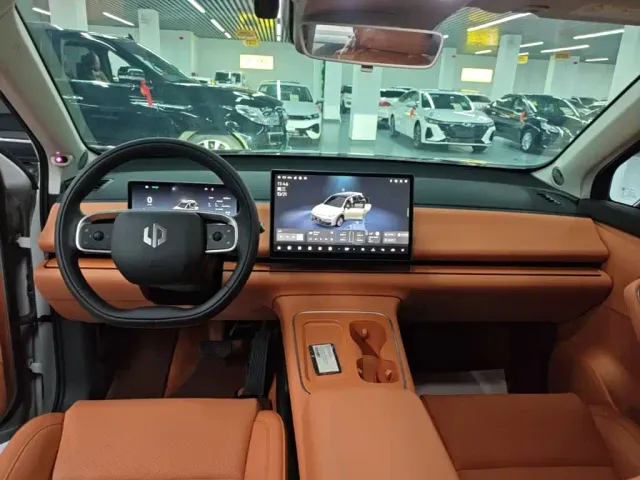 Leapmotor C10 — Фото автомобиля 9