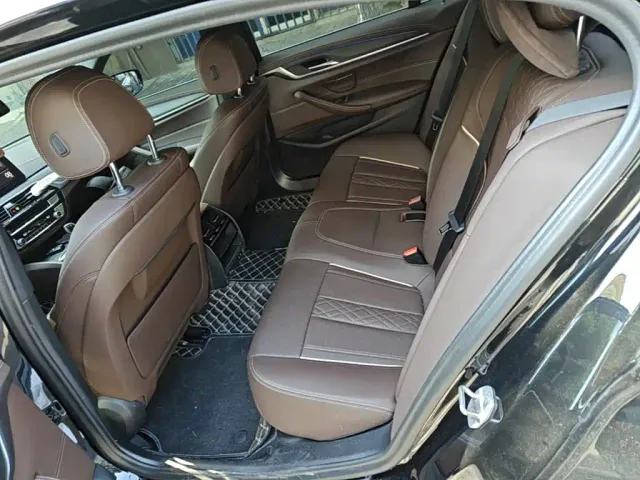 BMW 5 Series — Фото автомобиля 16
