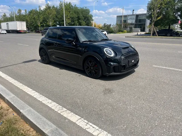 MINI Hatch — Фото автомобиля 3