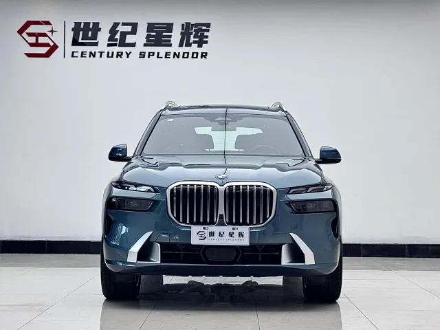 BMW X7 — Фото автомобиля 3