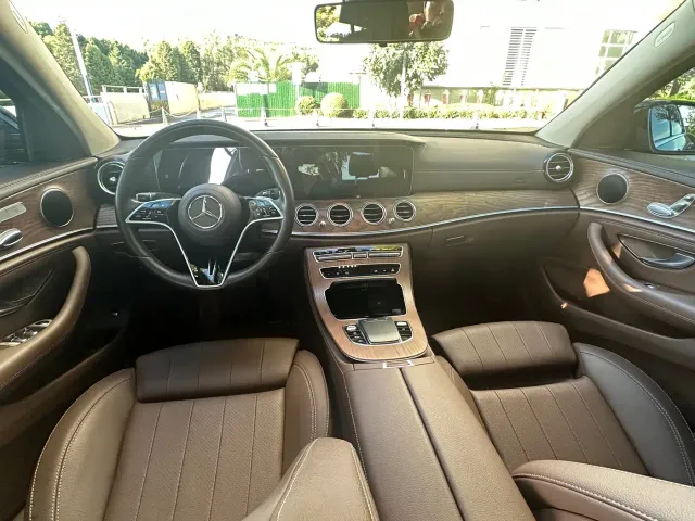 Mercedes-Benz E-Class — Фото автомобиля 9