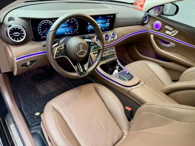 Mercedes-Benz E-Class — Фото автомобиля 3