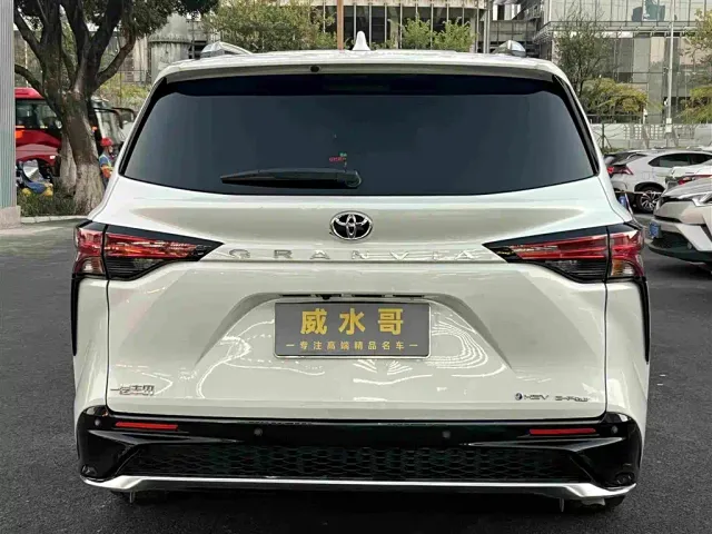 Toyota Granvia — Фото автомобиля 7