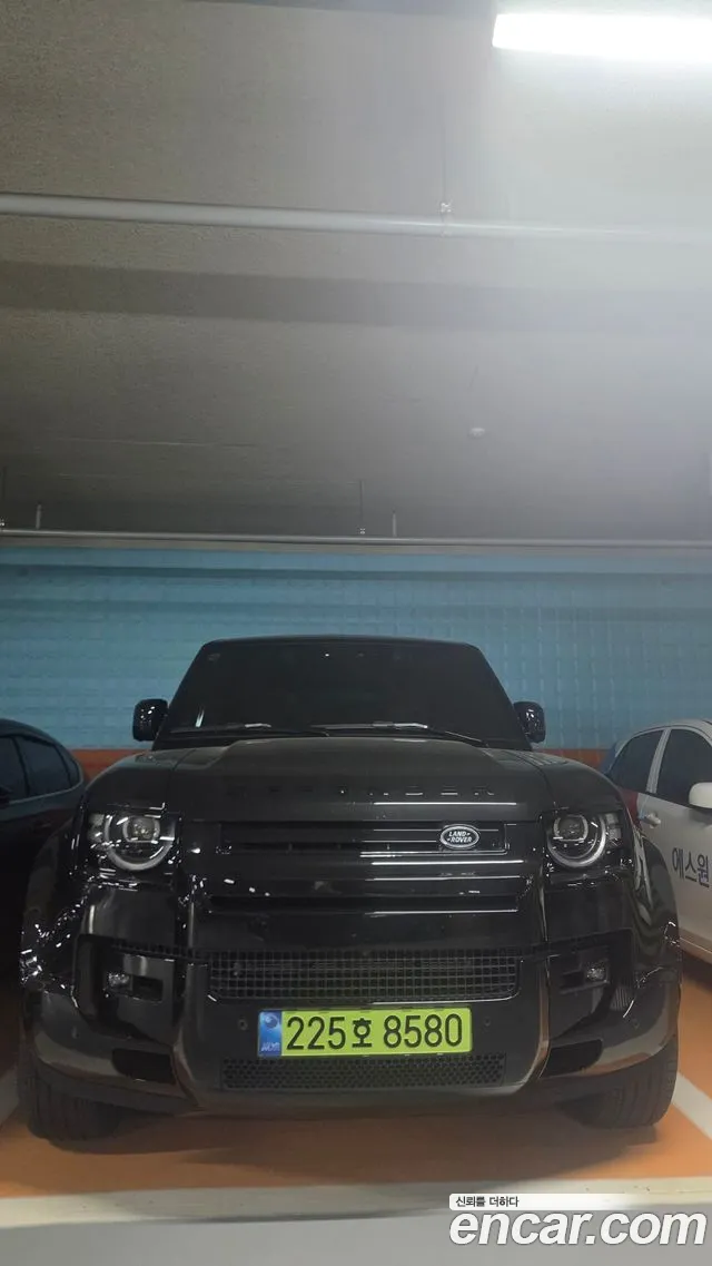 Land Rover Defender — Фото автомобиля 3