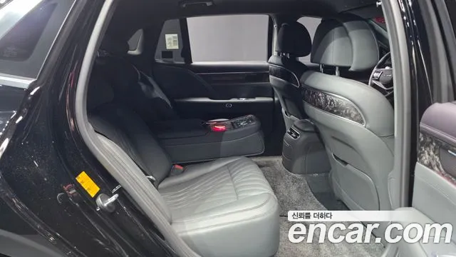 Genesis G90 Бензин 3.5 турбо AWD — Фото автомобиля 12