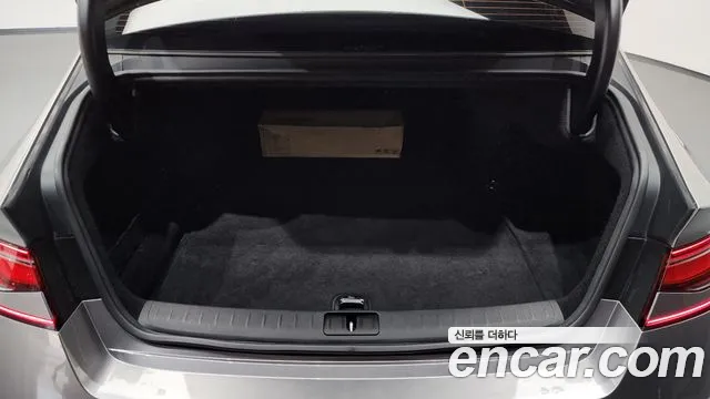 Genesis G90 Бензин 3.5 турбо AWD — Фото автомобиля 18