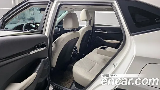 Kia Seltos Seltos Бензин 1.6 Turbo 4WD — Фото автомобиля 11