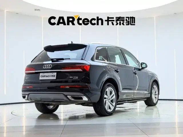Audi Q7 — Фото автомобиля 3