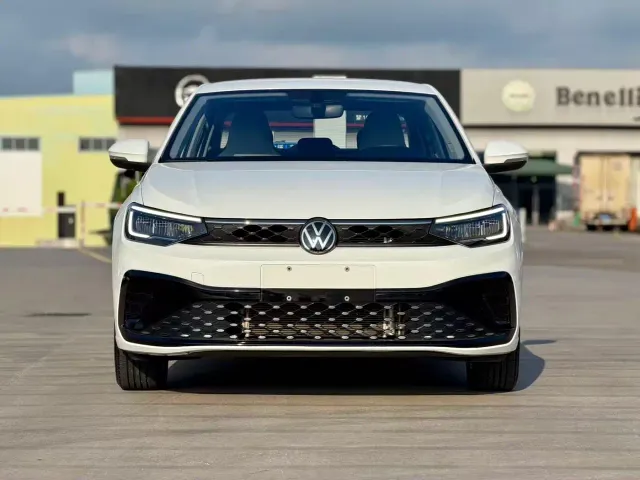 Volkswagen Lavida — Фото автомобиля 2