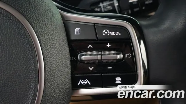 Kia Carnival Generation 4 — Фото автомобиля 16