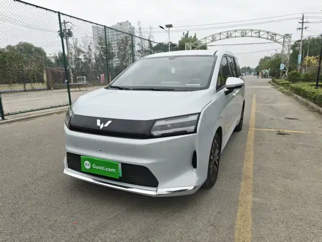 Фотография автомобиля — Wuling Starlight 730