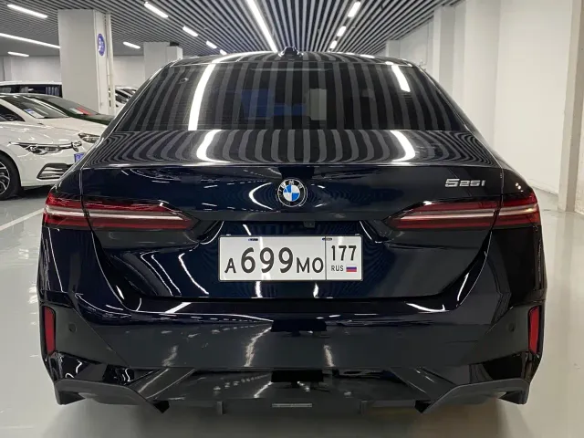 BMW 5 Series — Фото автомобиля 15