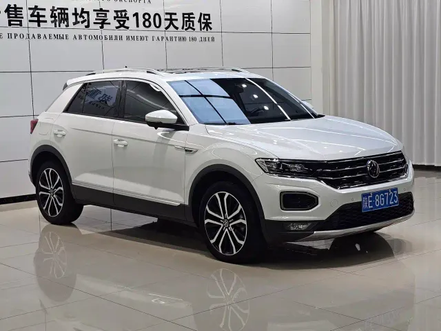 Volkswagen T-Roc — Фото автомобиля 3