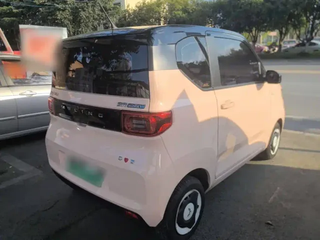 Wuling Hongguang Mini EV — Фото автомобиля 6