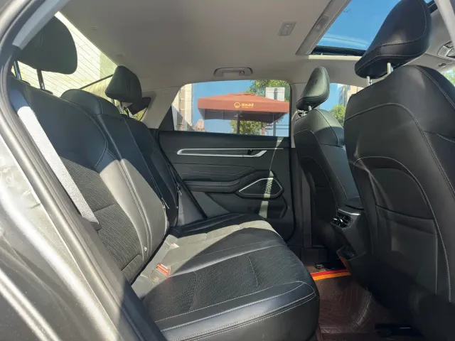 Geely Emgrand — Фото автомобиля 11